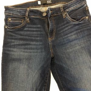 Kut from the Kloth size 6 boyfriend jeans